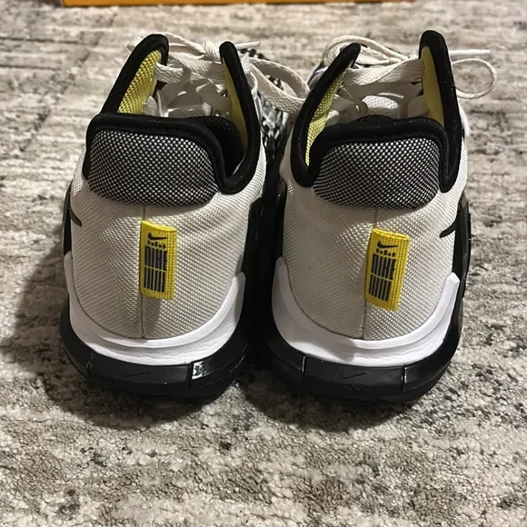 LeBron Witness 6 White Persian Violet Basketball Shoes - Picture 5 of 6